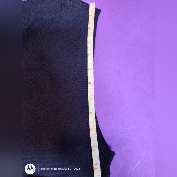 Cyrus Navy Blue Sweater Vest Size Medium Extremely Soft! - Picture 12 of 13